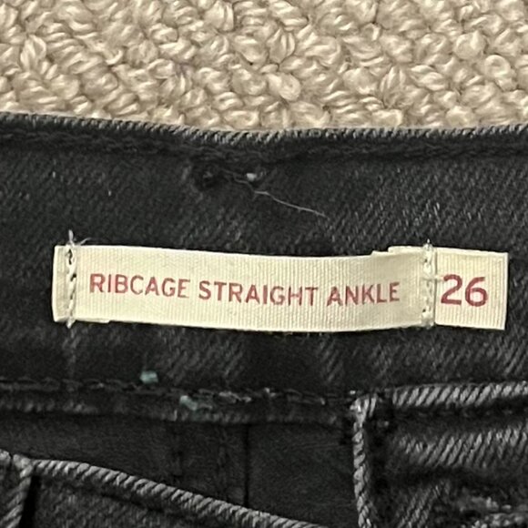 Levi's Black Wash High-Rise Ankle Jeans - Picture 11 of 11